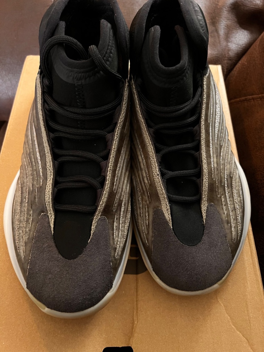 Yeezy QNTM PREOWNED - Picture 2 of 5